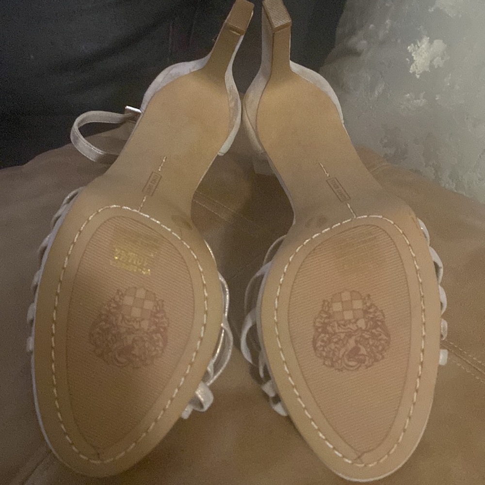 NWOB -Vince Camuto heels - Picture 10 of 12
